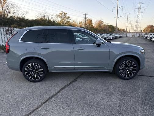 2026 Volvo XC90 B6 Plus 7-Seater