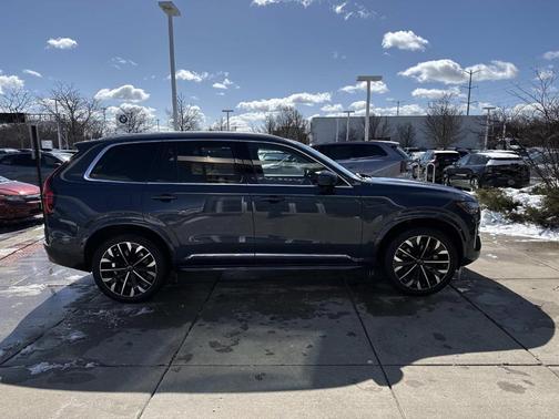 2025 Volvo XC90 B6 Plus 7-Seater