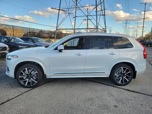 2025 Volvo XC90 B6 Plus 7-Seater