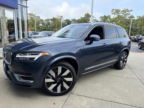 2023 Volvo XC90 Recharge Plug-In Hybrid T8 Ultimate 6-Seater