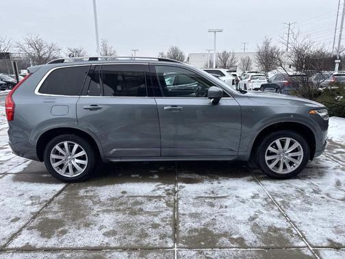 2018 Volvo XC90 T5 Momentum