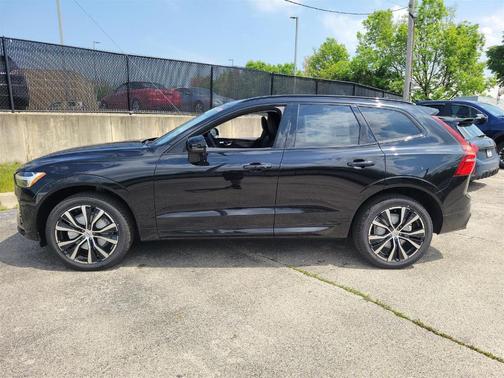 2025 Volvo XC60 B5 Plus