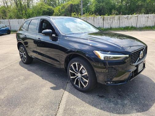 2025 Volvo XC60 B5 Plus