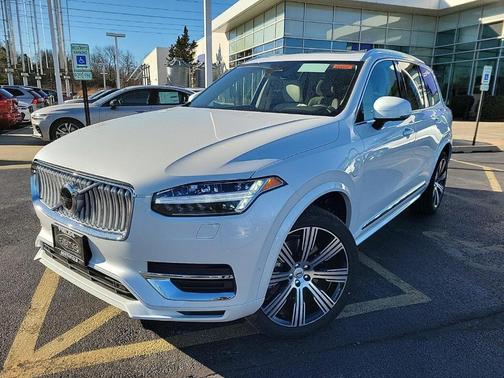 2025 Volvo XC90 Plug-In Hybrid T8 Plus 7-Seater