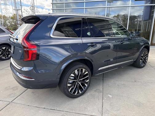 2026 Volvo XC90 B6 Plus 7-Seater