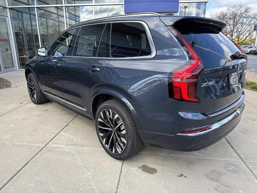 2026 Volvo XC90 B6 Plus 7-Seater