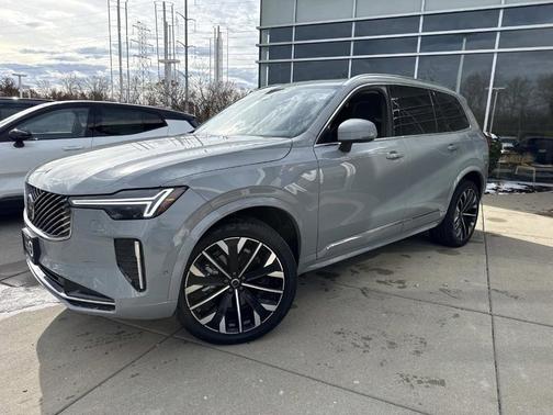 2025 Volvo XC90 B6 Plus 7-Seater