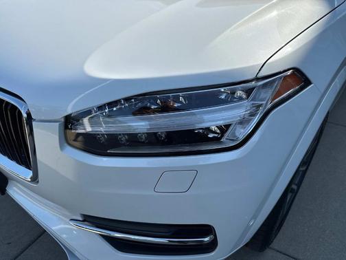 2018 Volvo XC90 T6 Momentum