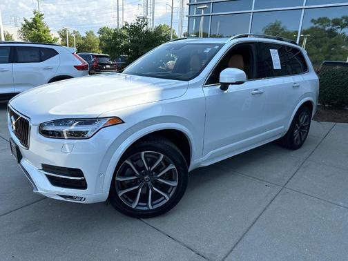 2018 Volvo XC90 T6 Momentum