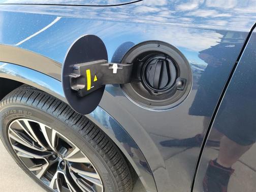 2025 Volvo XC90 Plug-In Hybrid T8 Plus 7-Seater