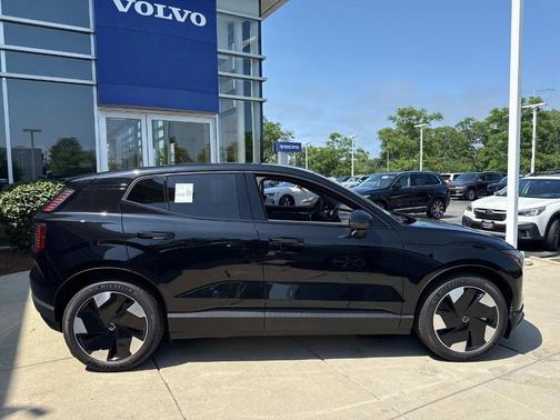 2025 Volvo EX30 Twin Motor Plus