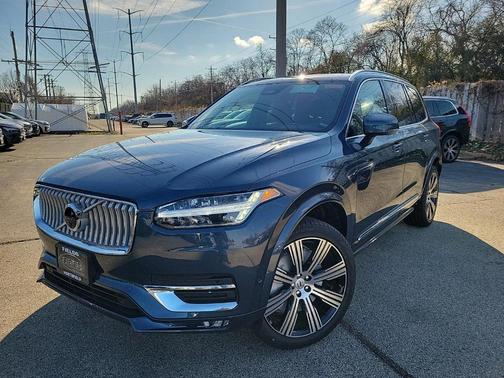 2025 Volvo XC90 B6 Plus 7-Seater