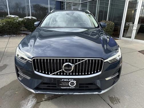 2023 Volvo XC60 Recharge Plug-In Hybrid T8 Plus Bright Theme