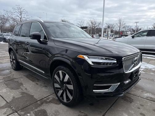 2024 Volvo XC90 Recharge Plug-In Hybrid T8 Plus Bright Theme 7 Passenger