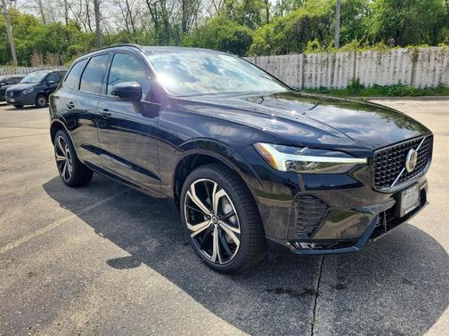 2025 Volvo XC60 B5 Ultra