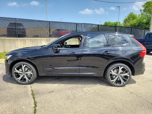 2025 Volvo XC60 B5 Ultra
