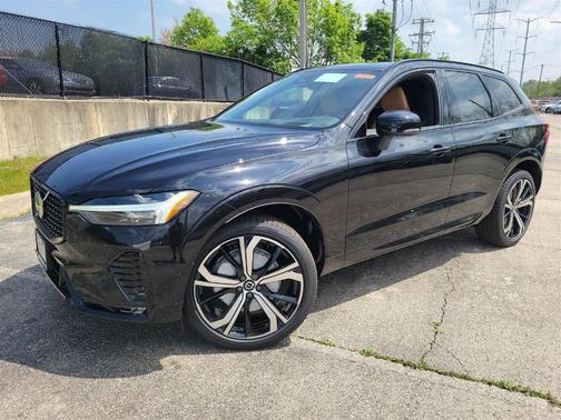 2025 Volvo XC60 B5 Ultra
