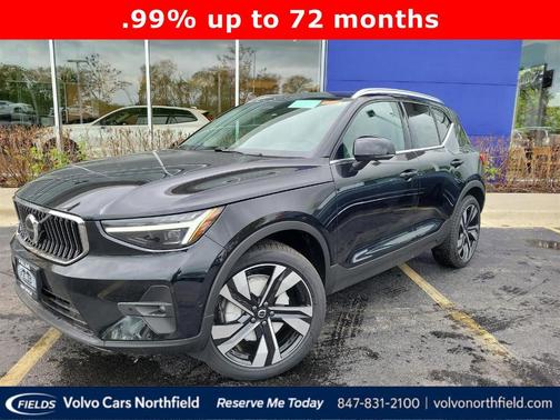 2025 Volvo XC40 B5 Ultra Bright Theme