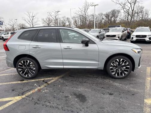 2026 Volvo XC60 B5 Ultra