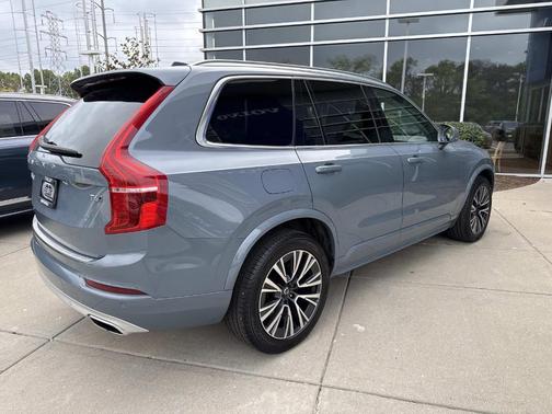 2020 Volvo XC90 T6 Momentum 6 Passenger