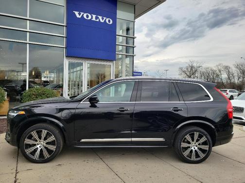 2022 Volvo XC90 Recharge Plug-In Hybrid T8 Inscription Extended Range 7P