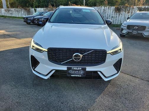 2025 Volvo XC60 Plug-In Hybrid T8 Plus