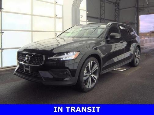 2025 Volvo V60 Cross Country B5 Plus