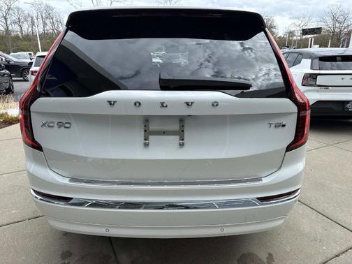 2026 Volvo XC90 Plug-In Hybrid T8 Plus 7-Seater