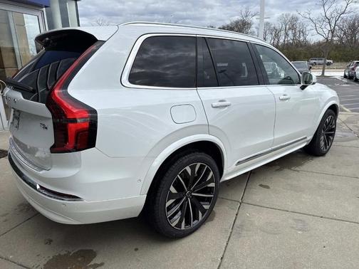 2026 Volvo XC90 Plug-In Hybrid T8 Plus 7-Seater