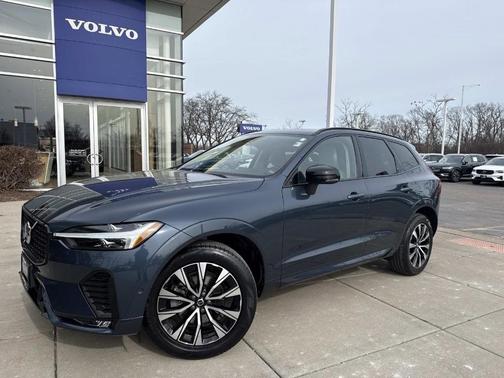 2023 Volvo XC60 B5 Plus Dark Theme