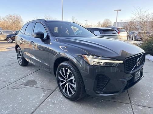 2025 Volvo XC60 B5 Plus