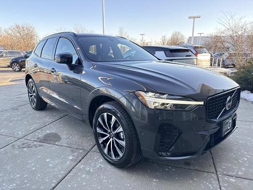 2025 Volvo XC60 B5 Plus