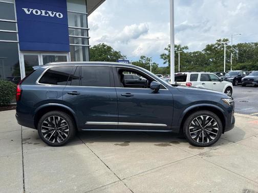2026 Volvo XC90 B6 Plus 7-Seater