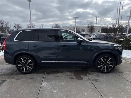 2024 Volvo XC90 B6 Ultimate Bright Theme 6-Seater