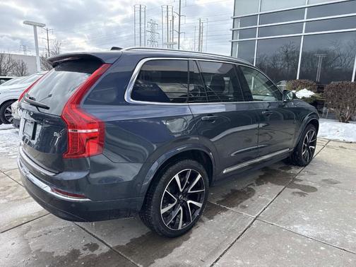 2024 Volvo XC90 B6 Ultimate Bright Theme 6-Seater
