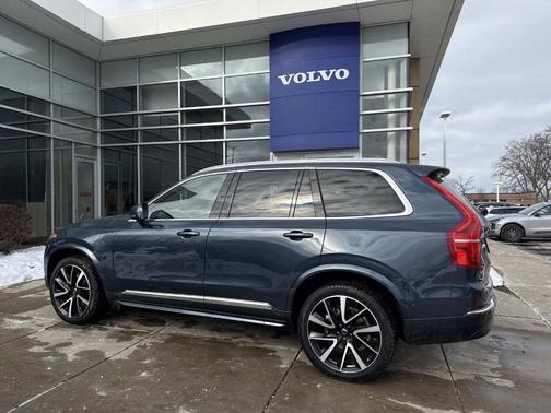 2024 Volvo XC90 B6 Ultimate Bright Theme 6-Seater