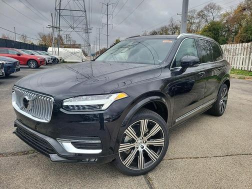 2025 Volvo XC90 B6 Ultra