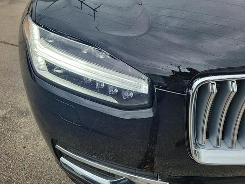 2025 Volvo XC90 B6 Ultra