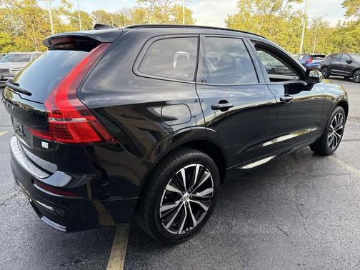 2023 Volvo XC60 Recharge Plug-In Hybrid T8 Plus Dark Theme