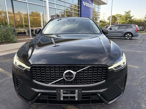 2023 Volvo XC60 Recharge Plug-In Hybrid T8 Plus Dark Theme
