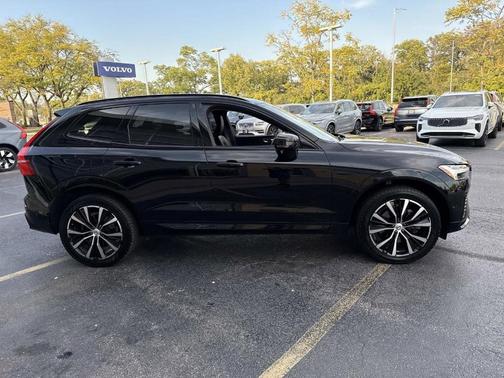2023 Volvo XC60 Recharge Plug-In Hybrid T8 Plus Dark Theme