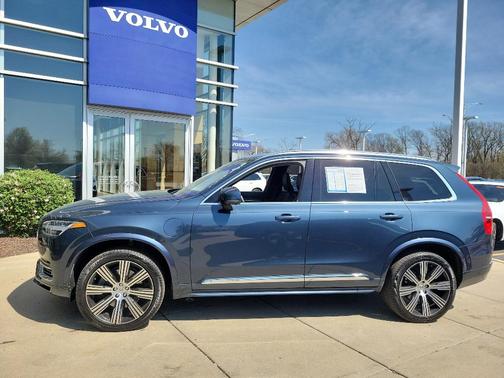 2024 Volvo XC90 Recharge Plug-In Hybrid T8 Ultimate Bright Theme 7-Seater