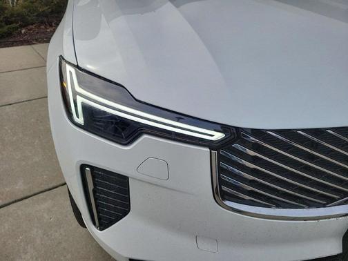 2025 Volvo XC90 Plug-In Hybrid T8 Plus 7-Seater