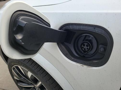 2025 Volvo XC90 Plug-In Hybrid T8 Plus 7-Seater
