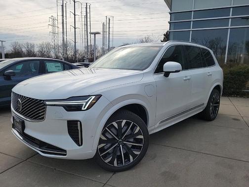 2025 Volvo XC90 Plug-In Hybrid T8 Plus 7-Seater