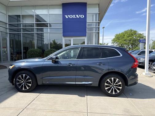 Denim Blue Metallic 2023 Volvo XC60 B5 Plus Bright Theme
