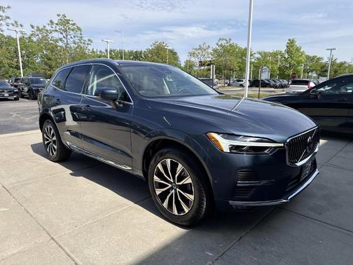 Denim Blue Metallic 2023 Volvo XC60 B5 Plus Bright Theme
