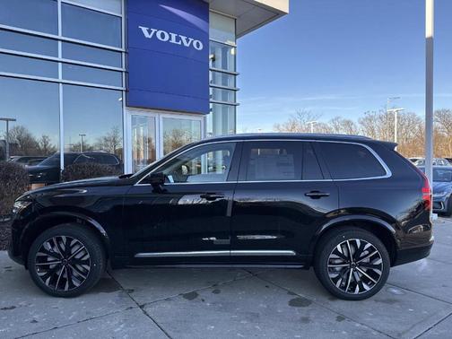 2026 Volvo XC90 B6 Plus 7-Seater