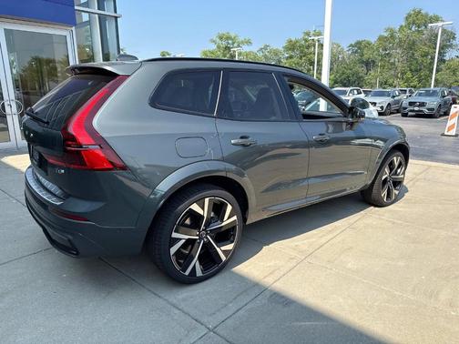 2026 Volvo XC60 T8 ULTRA