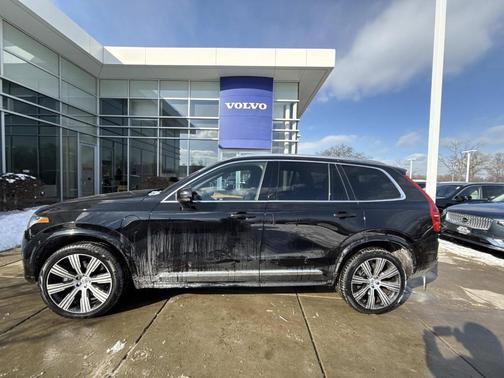 2024 Volvo XC90 Recharge Plug-In Hybrid T8 Plus Bright Theme 7 Passenger